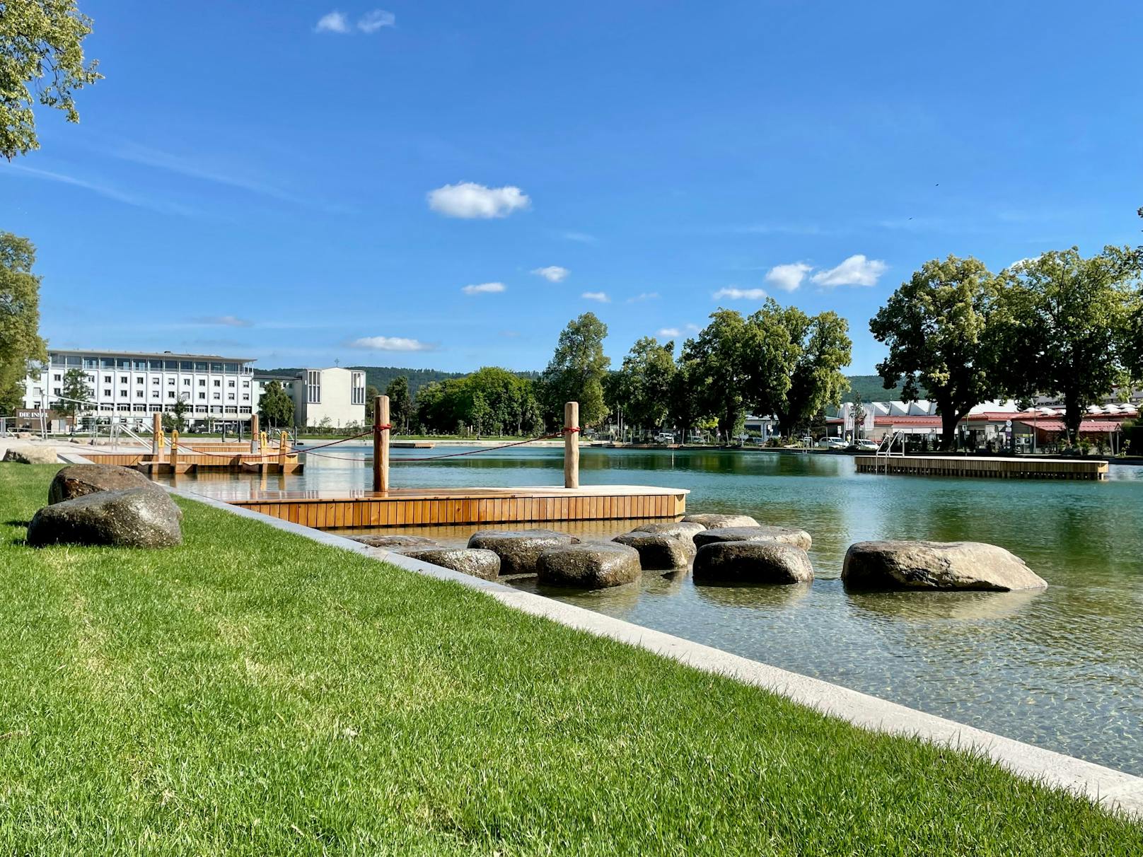 Stadtsee in Horn: Klares Wasser ohne Chemie auf einer Gesamtfläche von über 8.000 m².