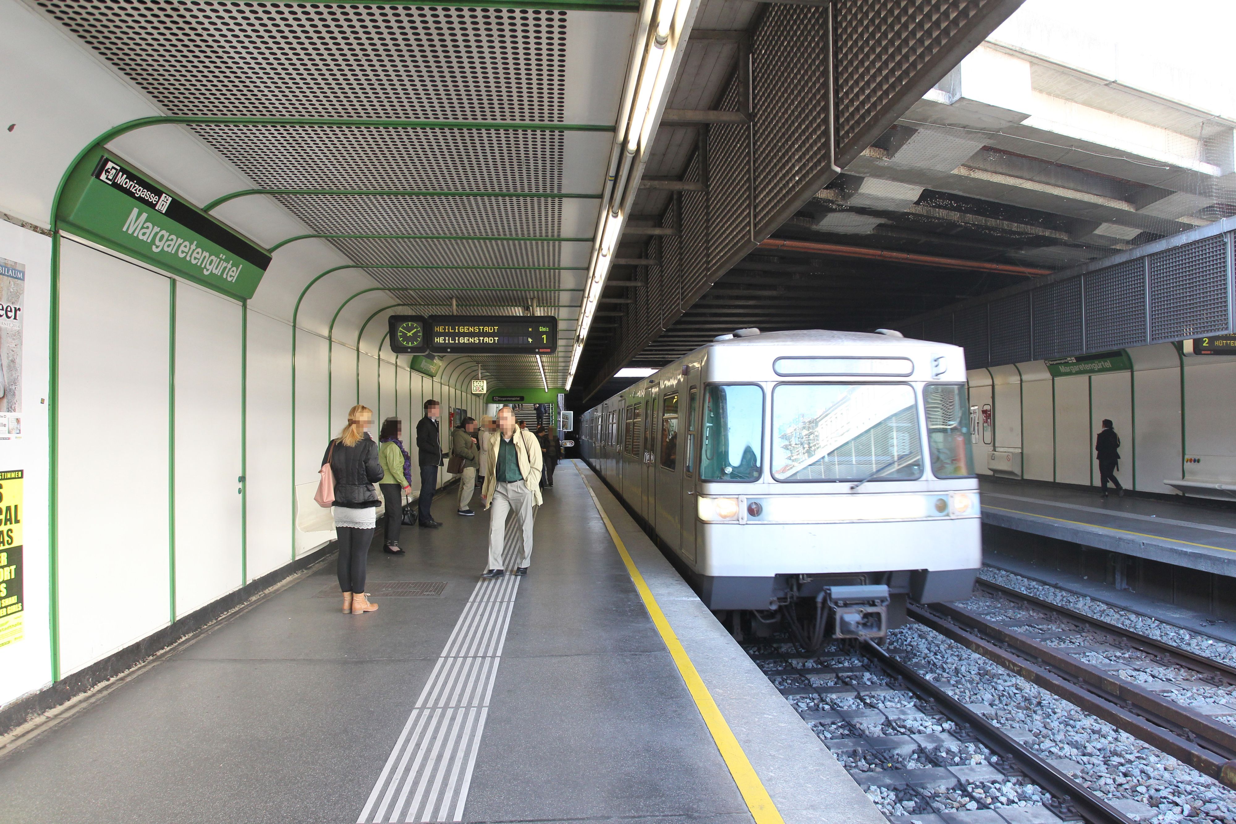 Für besonders großen Ärger sorgen die Sperre der U4 zwischen Schwedenplatz und Schottenring sowie die S-Bahn-Sperre der ÖBB.