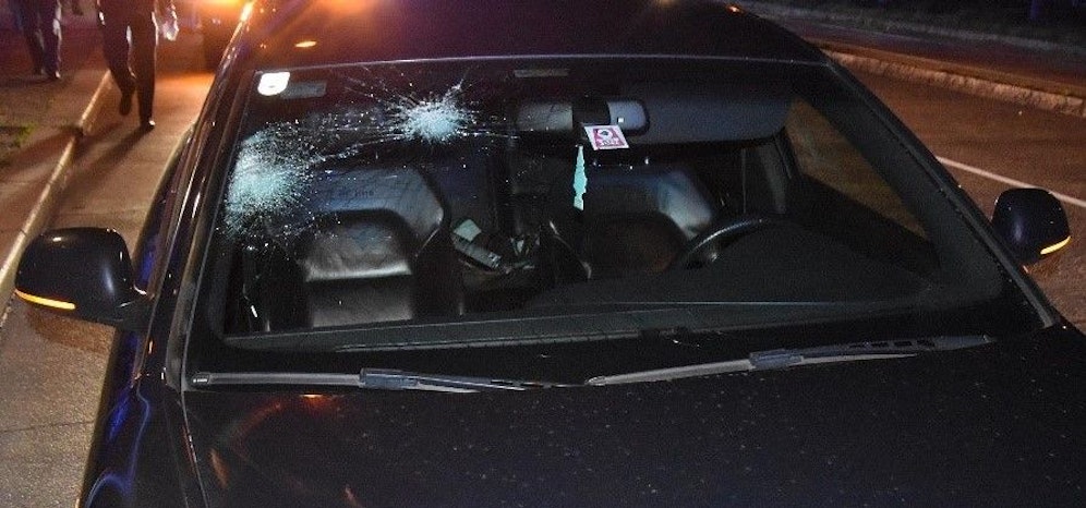 Der Autofahrer konnte nicht mehr bremsen, der 79-Jährige wurde vom Wagen erfasst.