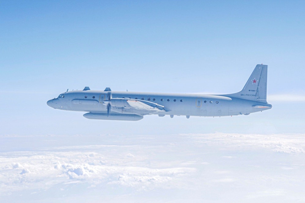 Die russische  IL-20 flog ohne Transponder-Signal über die Ostsee - sie und zwei Kampfjets wurden abgefangen.