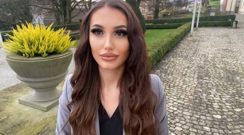 «Du bist auch ohne Daisy-Duck-Wimpern und mega gemalten Augenbrauen sehr schön» oder «Siehst leider aus wie eine aufblasbare Gummipuppe» sind einige der Kommentare. 