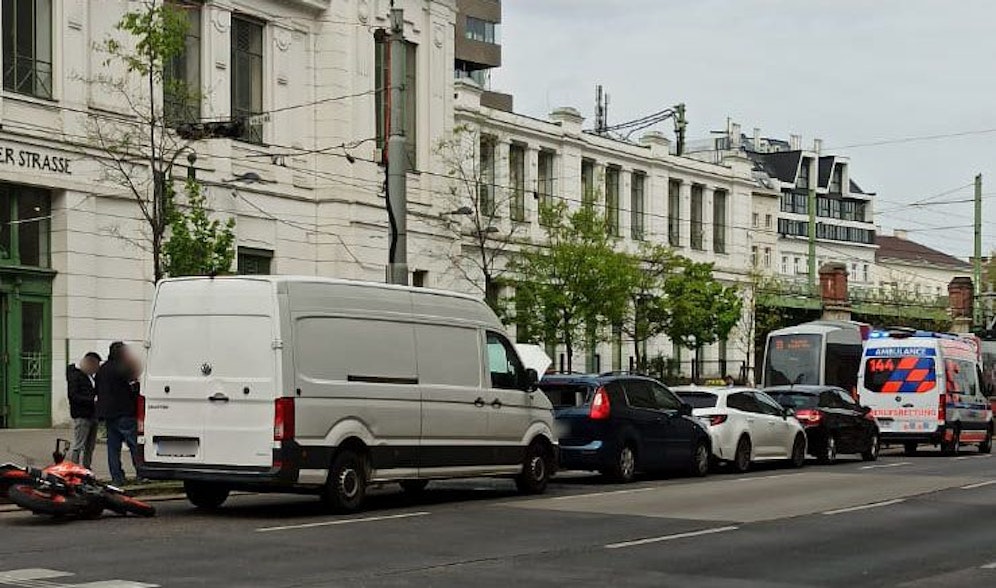 Blechsalat vor der U6-Station Josefstädter Straße