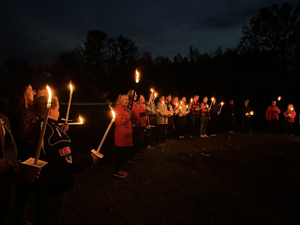 Die Junge Generation Tulln veranstaltet einen Fackelzug.