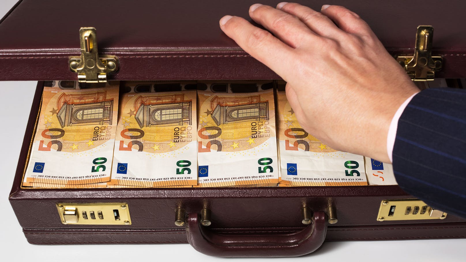 Österreicher hat plötzlich über 700.000 Euro am Konto