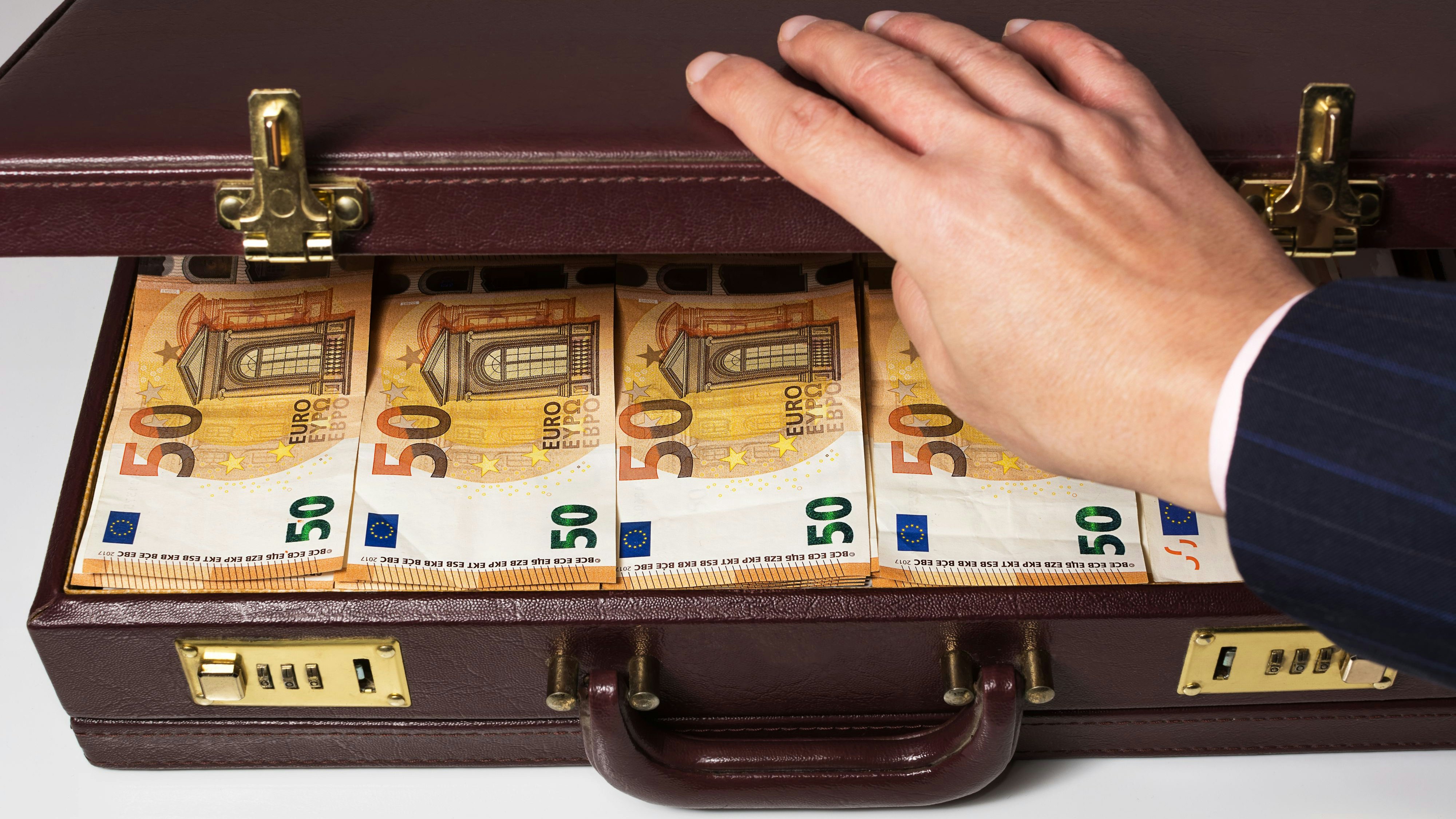 Heute.at - Österreicher hat plötzlich fast 900.000 Euro am Konto