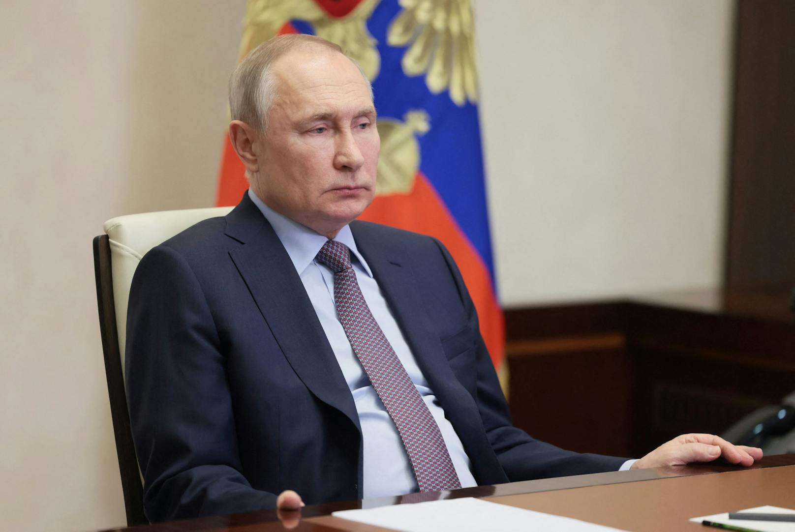 Der russische Präsident Wladimir Putin soll am Sonntag einem ukrainischen Attentatsversuch entgangen sein.