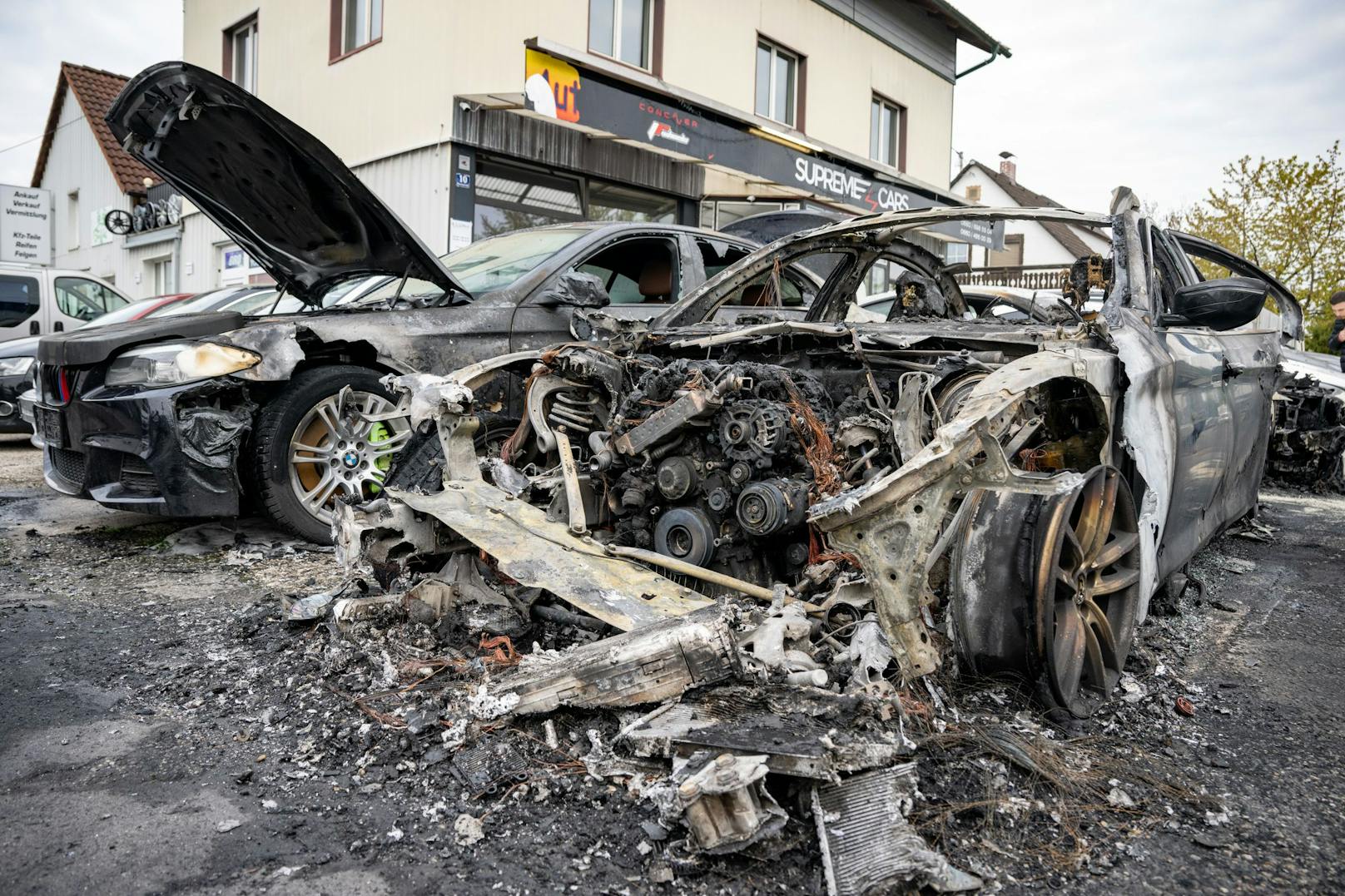 Der Schaden beläuft sich auf rund 90.000 Euro.