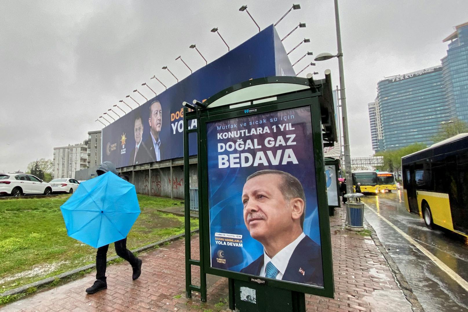 Am 14. Mai wählt die Türkei einen neuen Präsidenten. Der Wahlkampf findet wie auch hierzulande auch über Plakatkampagnen statt.