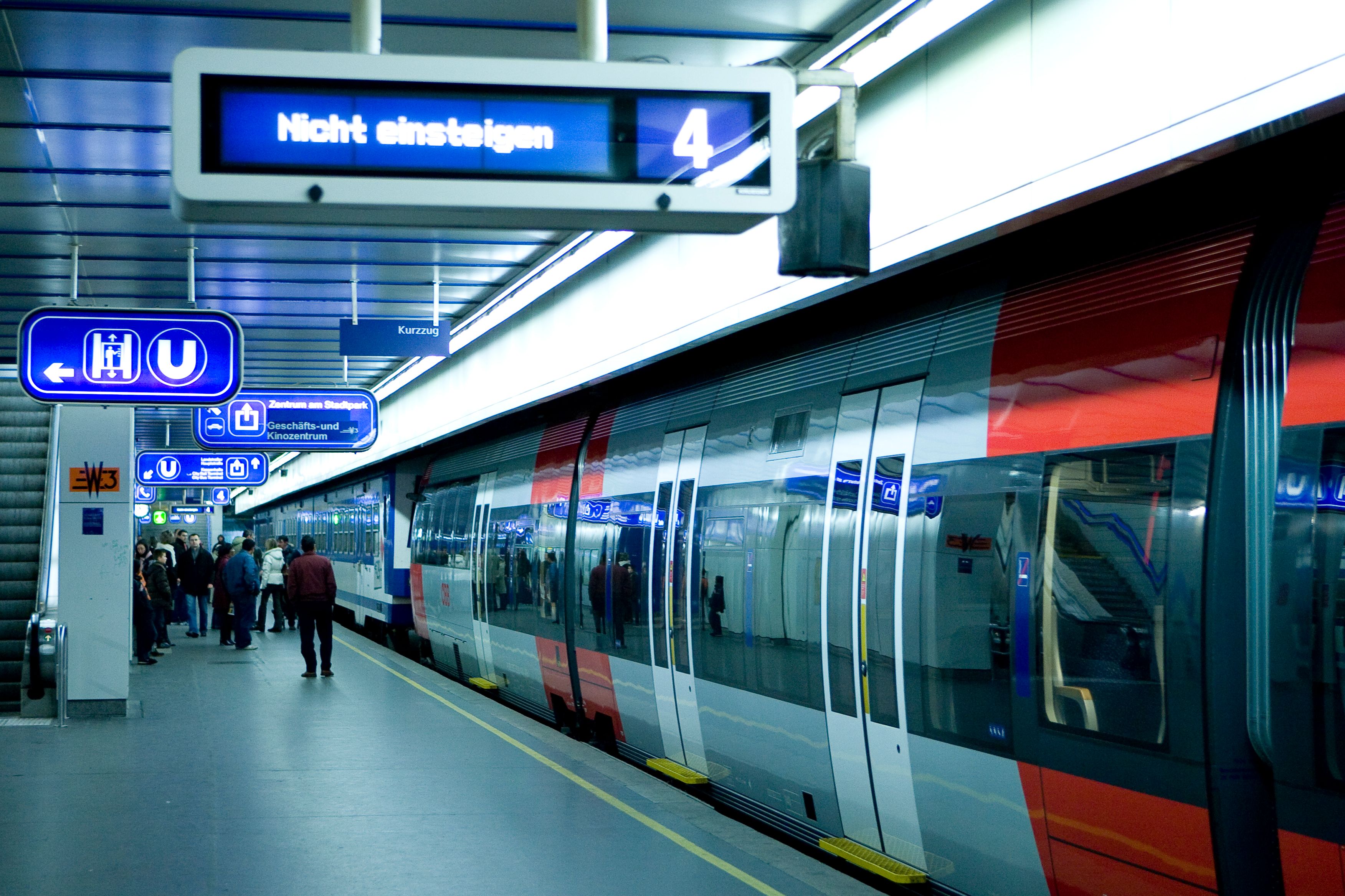 Zugausfälle und Verspätungen bis zu 20 Minuten melden die ÖBB.