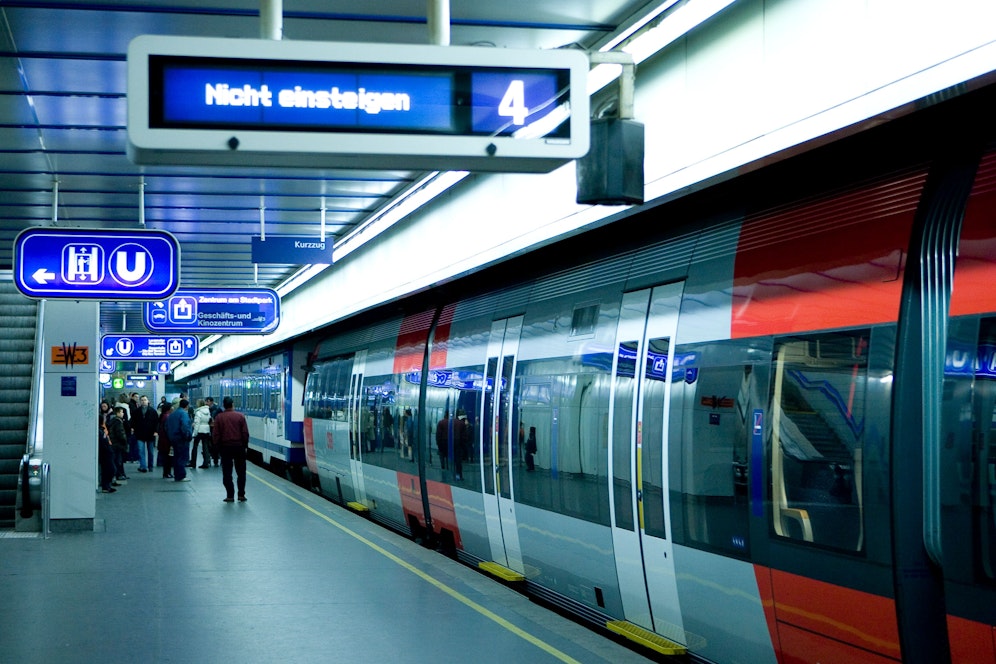 Zugausfälle und Verspätungen bis zu 20 Minuten melden die ÖBB.