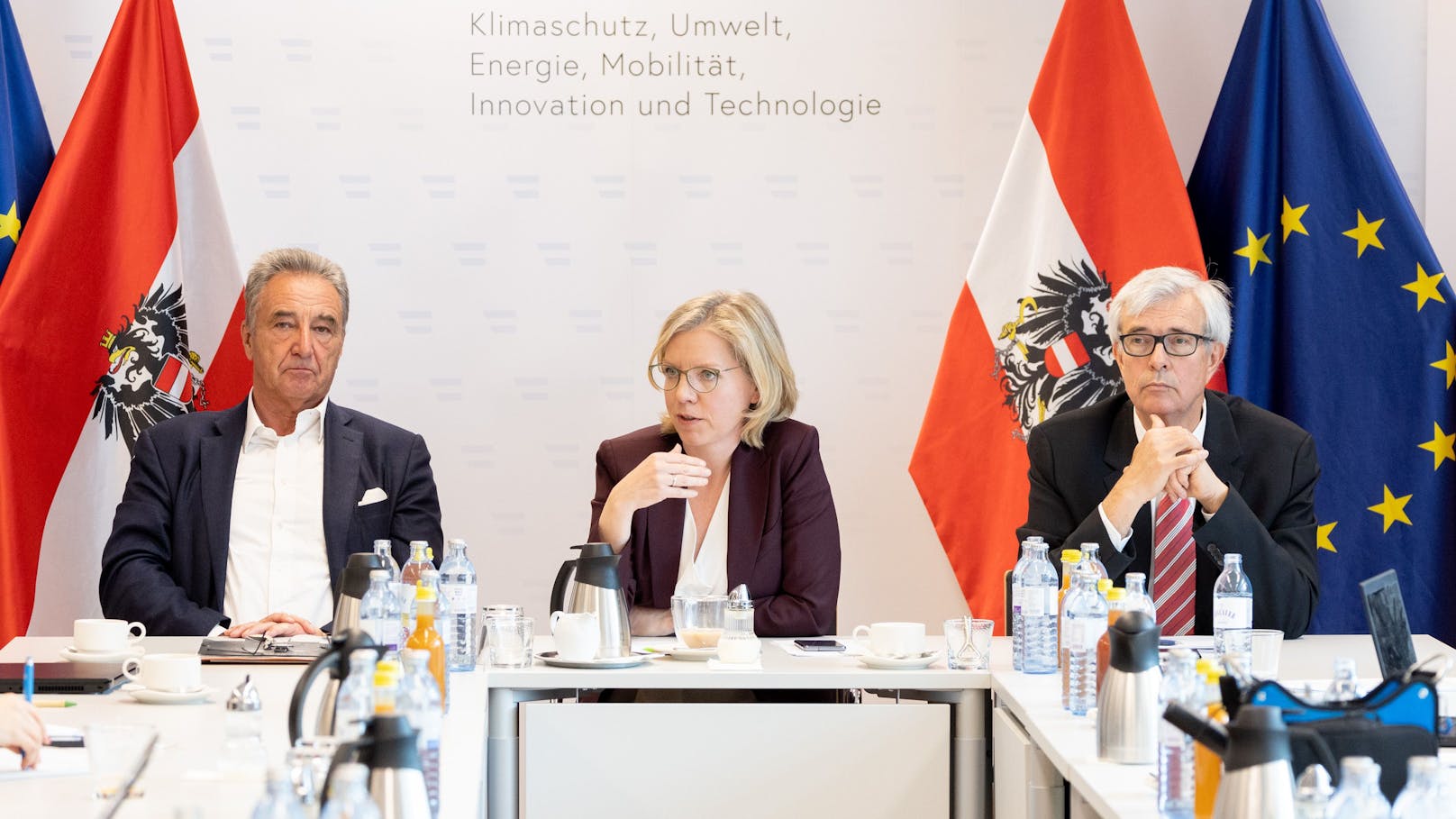 Energieexperte <strong>Gerhard Roiss</strong>, Bundesministerin <strong>Leonore Gewessler</strong>, Energieexperte <strong>Walter Boltz</strong>