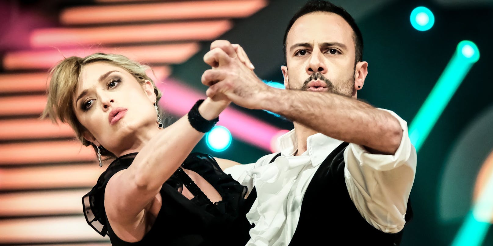Corinna Kamper und Danilo Campisi tanzen einen Tango zu „Bloody Mary“ ...