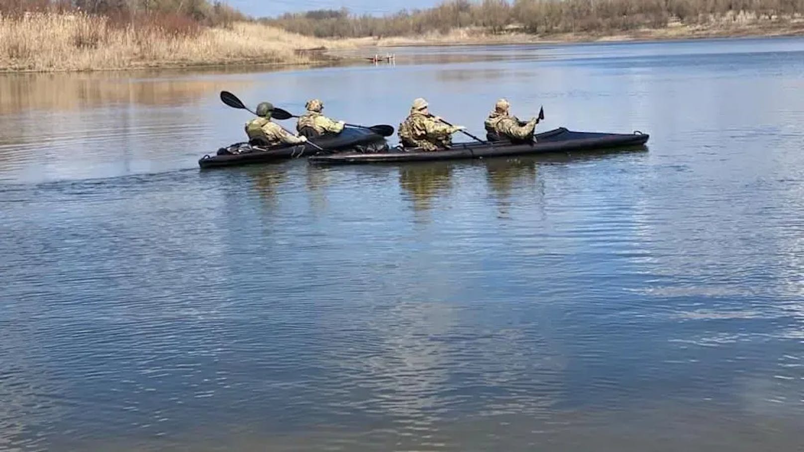 Ein Teil der geplanten ukrainischen Gegenoffensive soll offenbar per Kajak über den Fluss Dnipro erfolgen.