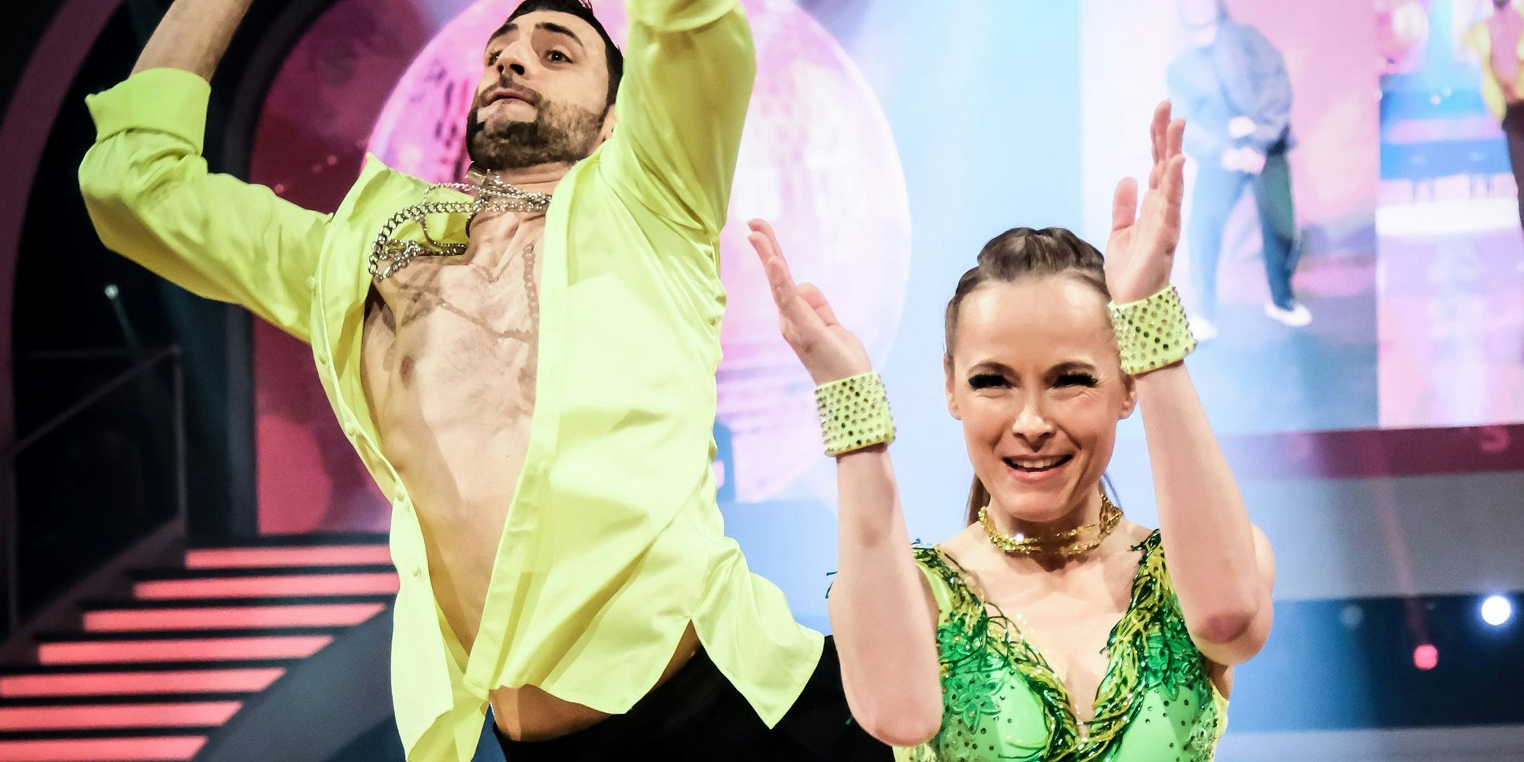 Missy May möchte an der Seite von Dimitar Stefanin mit einemCha Cha Cha zu „Cuff It“ ...