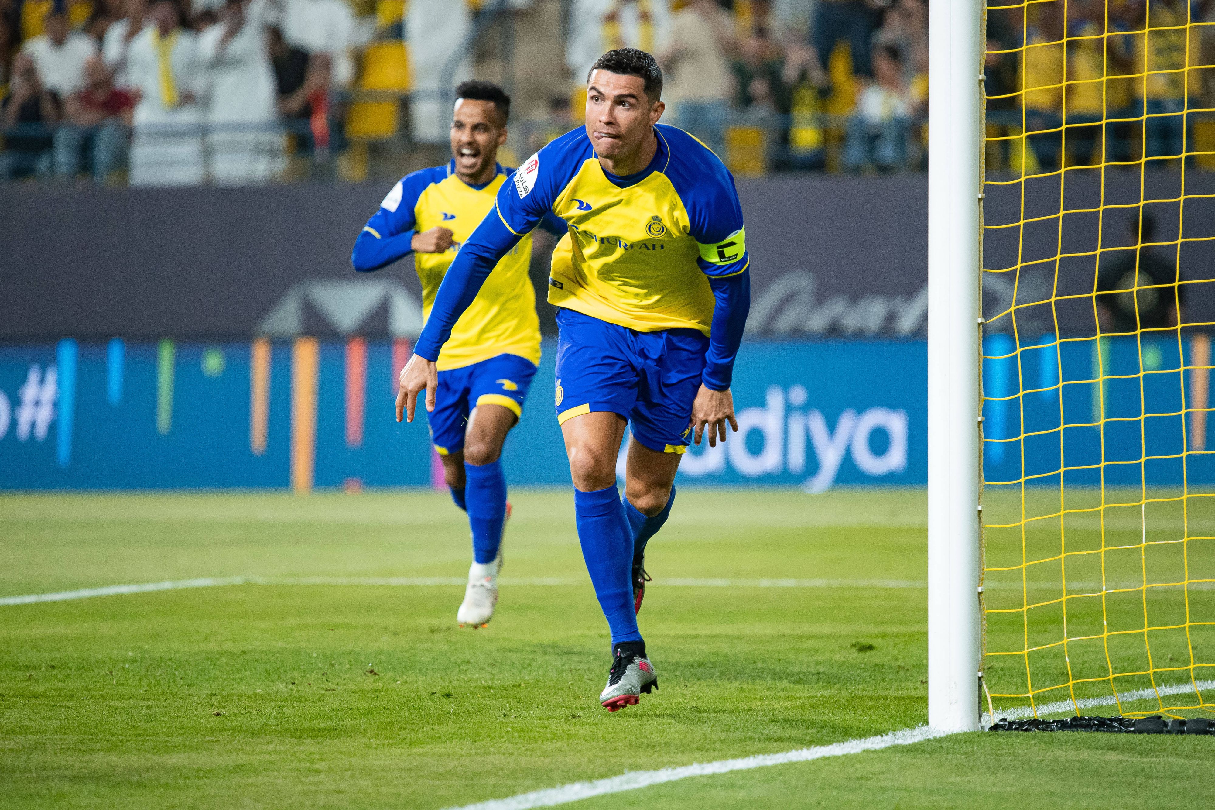 Fußball-Star Cristiano Ronaldo bejubelt seinen Treffer gegen Al-Raed. 