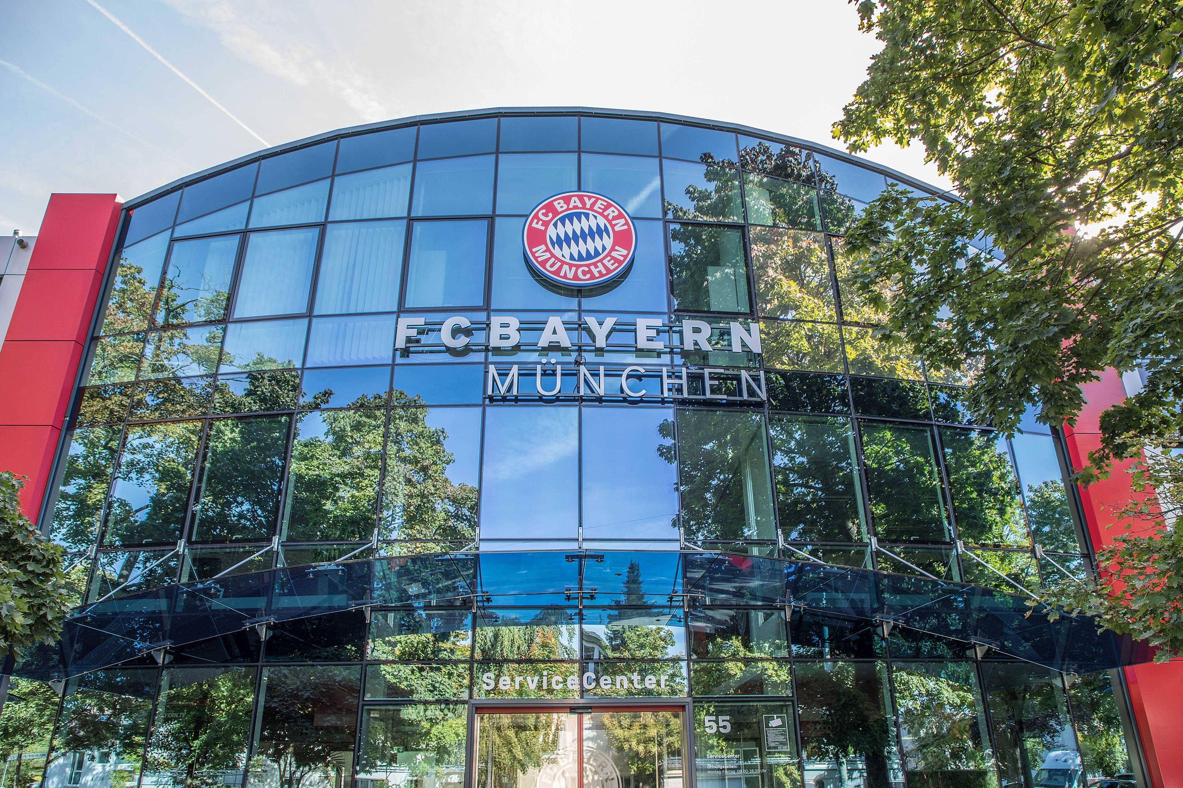 Die Geschäftsstelle der Bayern wurde durchsucht. 
