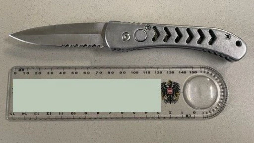 Das Messer wurde von der Polizei sichergestellt.