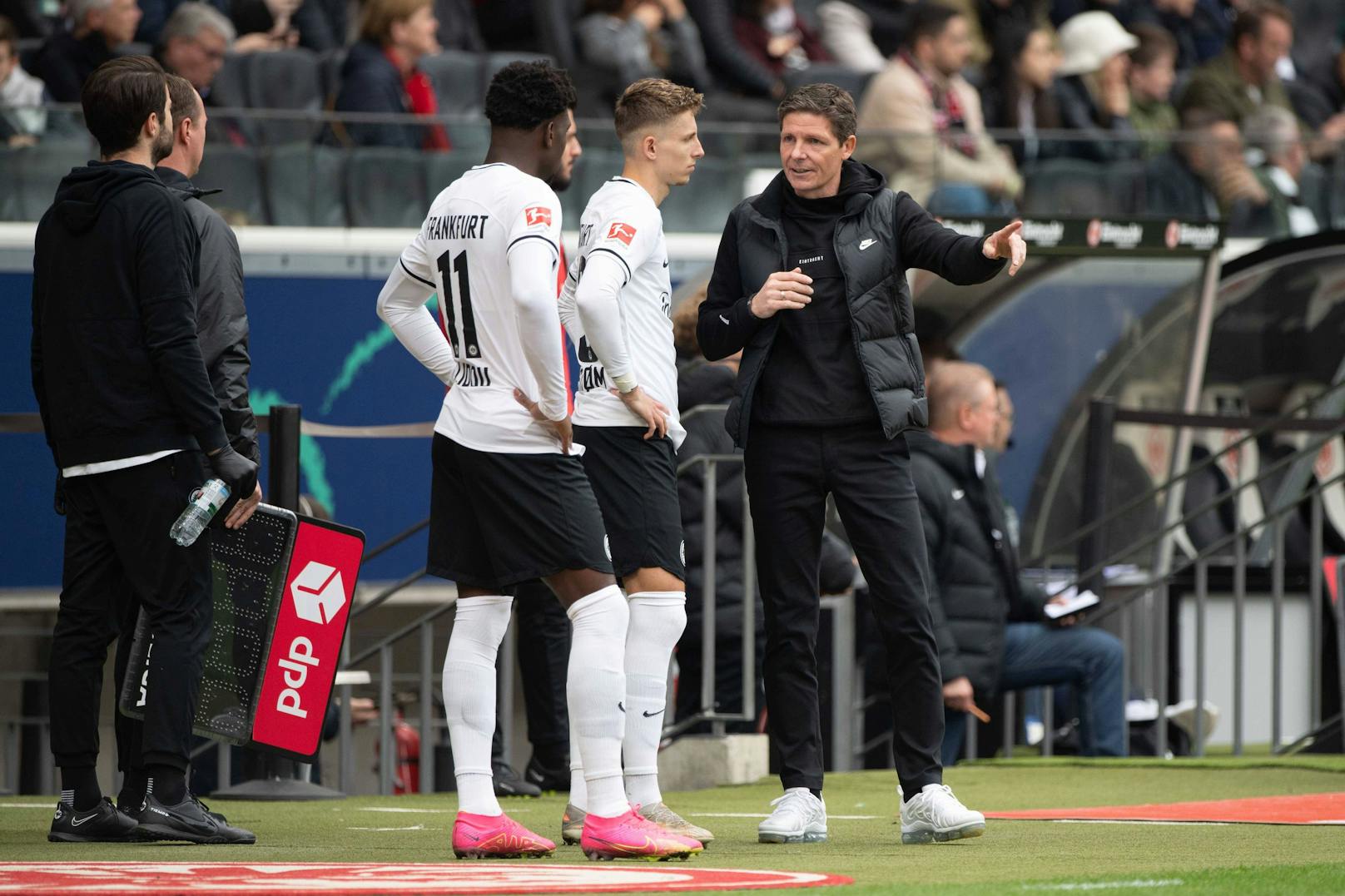 Frankfurt-Coach Oliver Glasner lässt mit Aussagen über seine Zukunft aufhorchen.