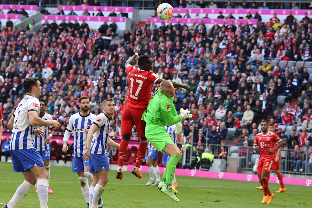 Der FC Bayern ringt Hertha BSC nieder.