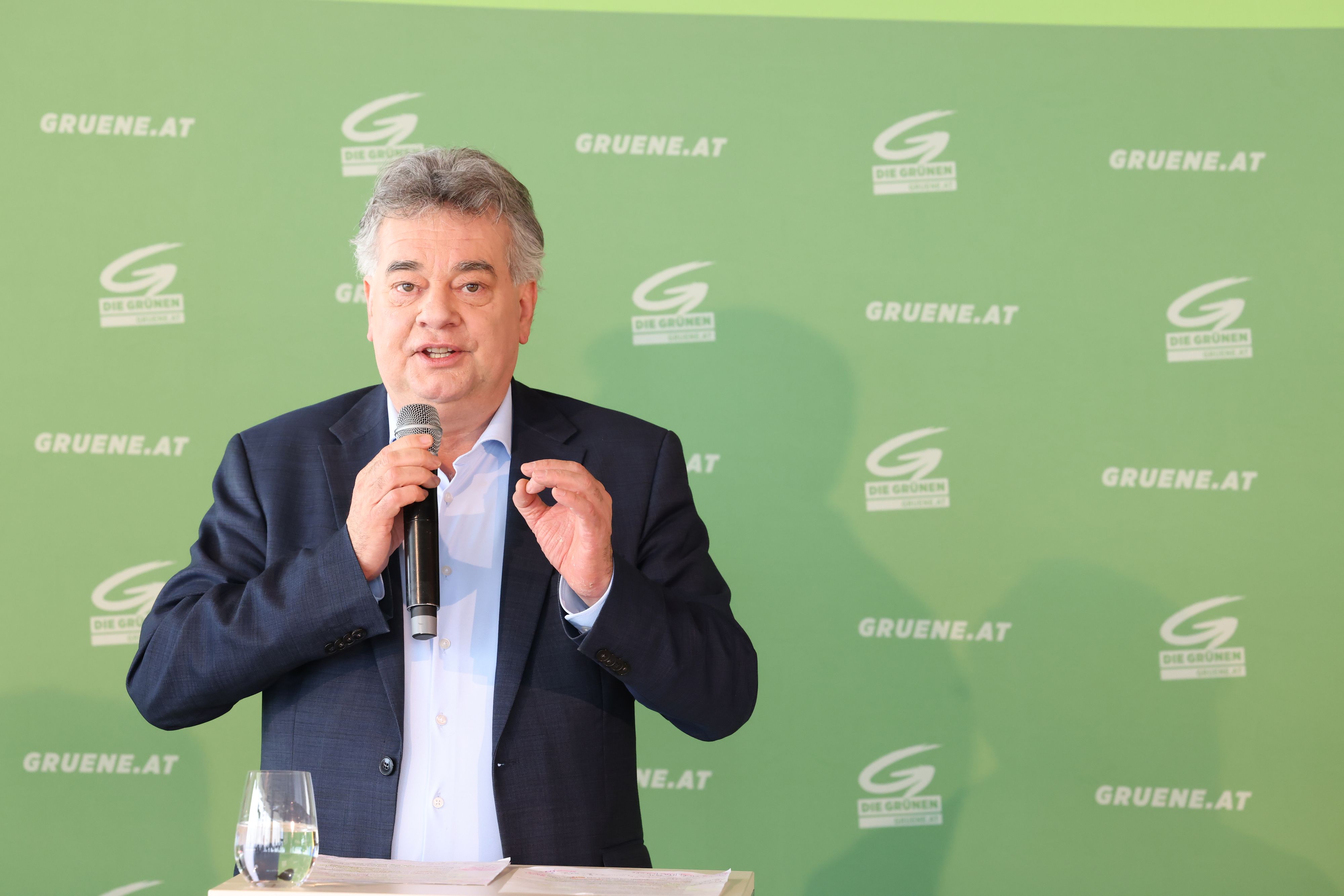 Vizekanzler Werner Kogler nimmt die Millionenerben in Österreich ins Visier.