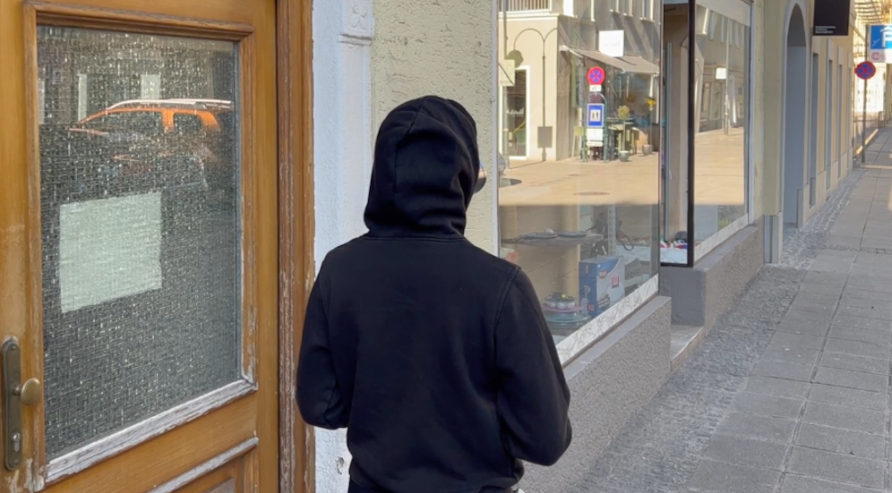 Die Spielsucht hatte Sophia 25 Jahre lang fest im Griff. Sie verlor ihr Geschäft und fast 100.000 Euro. 