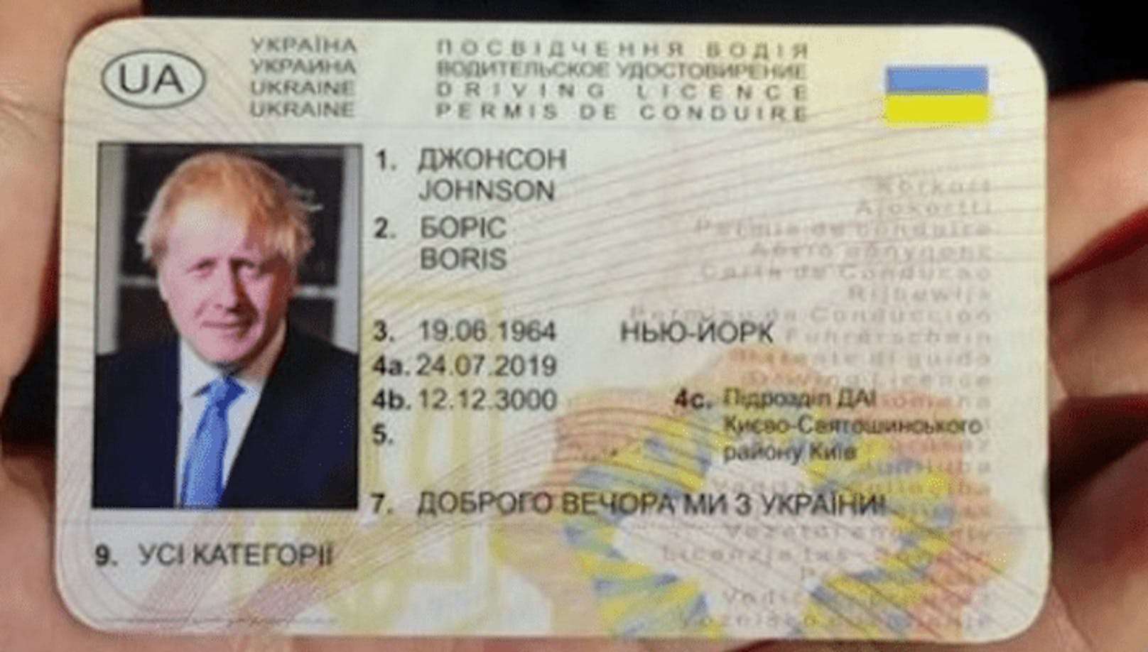 Der gefälschte Führerschein dieses "Boris Johnson" soll bis ins Jahr 3000 gültig sein.