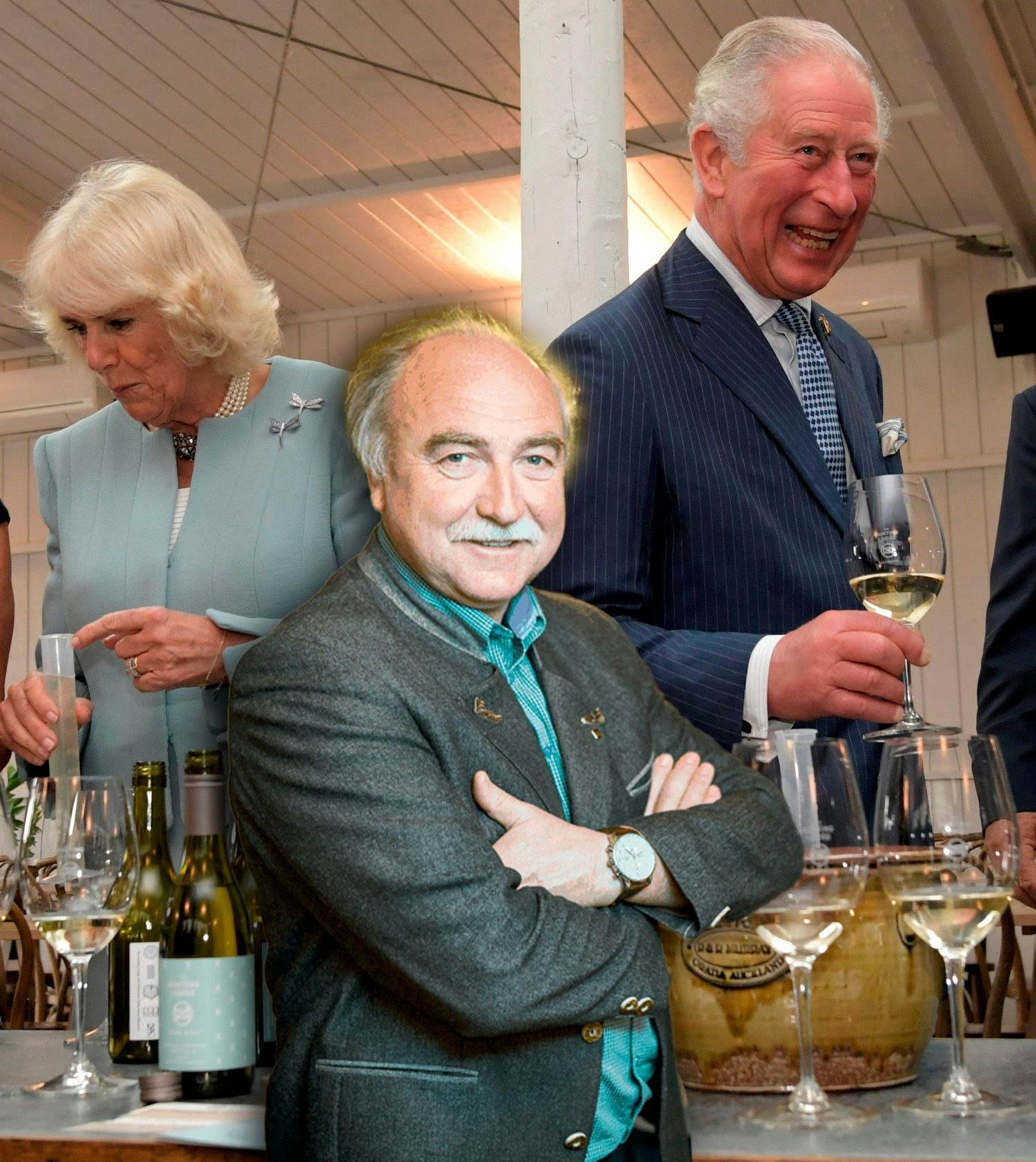 Willi Opitz (M.) schenkt Camilla und Charles einen "Coronation Cuvée" zur Krönung.