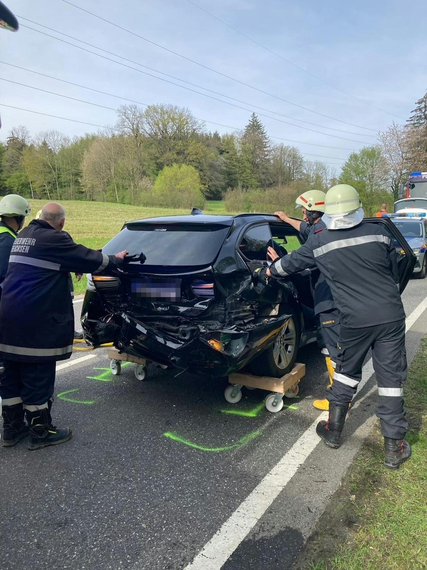 In diesem Wrack saß Familie mit 2 Kindern.