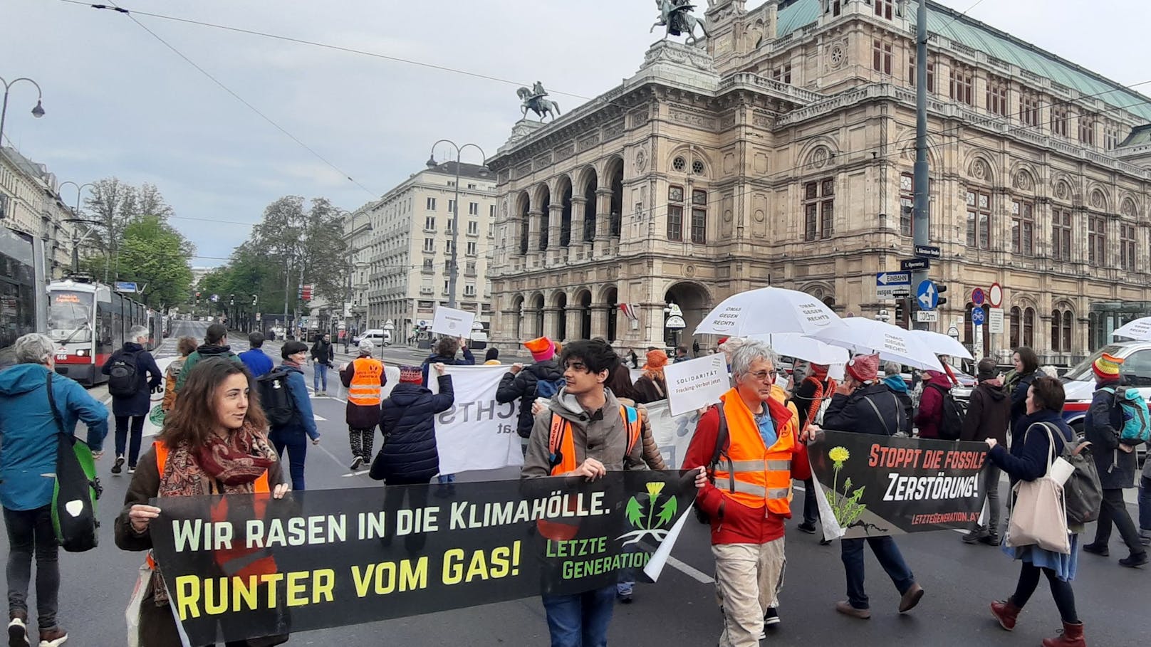 Riesen-Klimademo in Wiener City legt Ring lahm