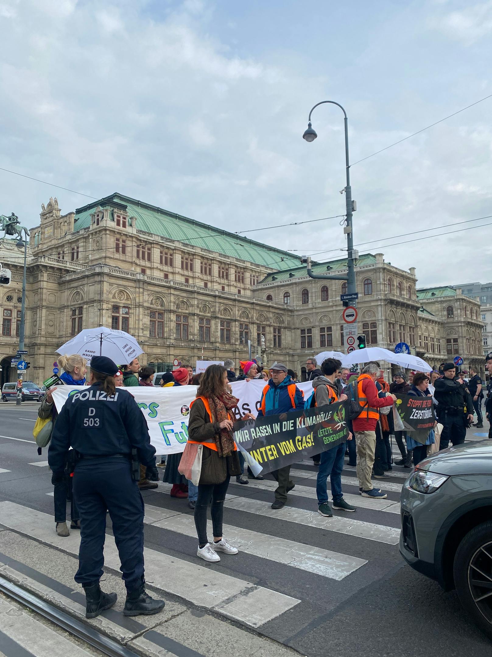 Am Montag gingen die Klima-Aktivisten erneut auf die Straße.
