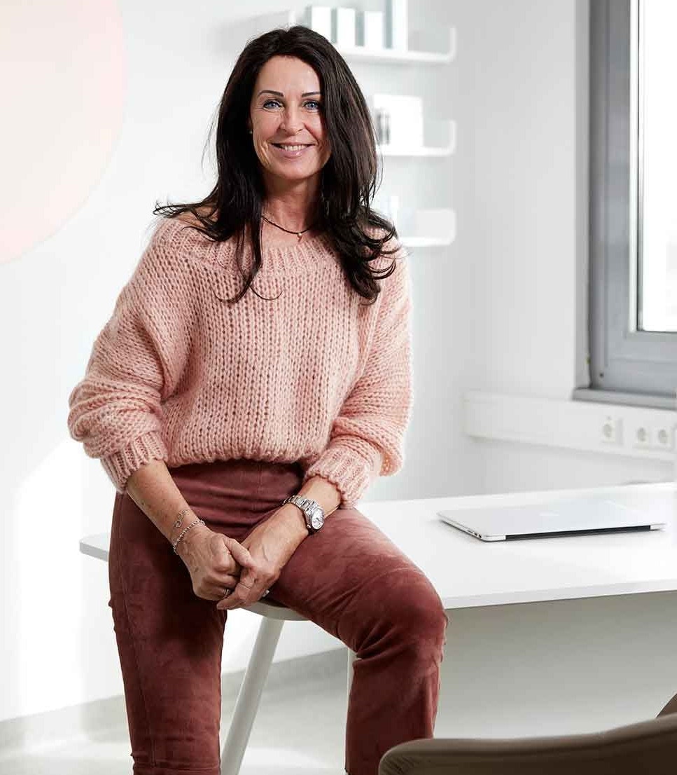 In ihrer Döblinger Ordination führt Dr. Kasimir die Treatments mit Morpheus8 durch.