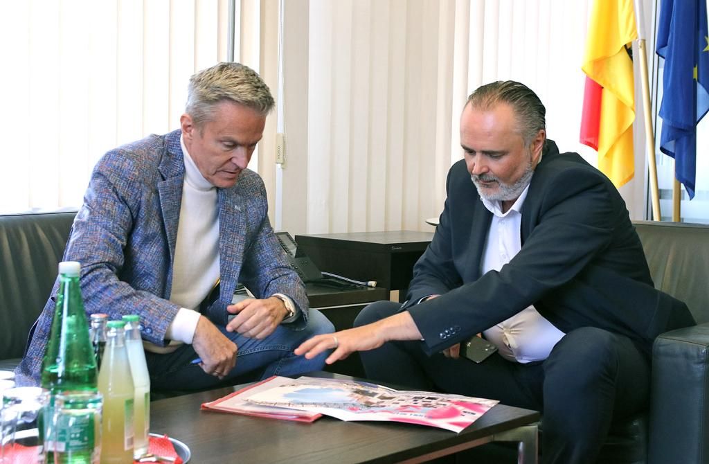 Alfons Haider und Hans Peter Doskozil freuen sich schon auf den Musicalsommer in Mörbisch am See.