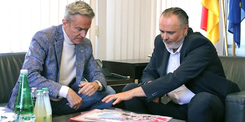 Alfons Haider und Hans Peter Doskozil freuen sich schon auf den Musicalsommer in Mörbisch am See.