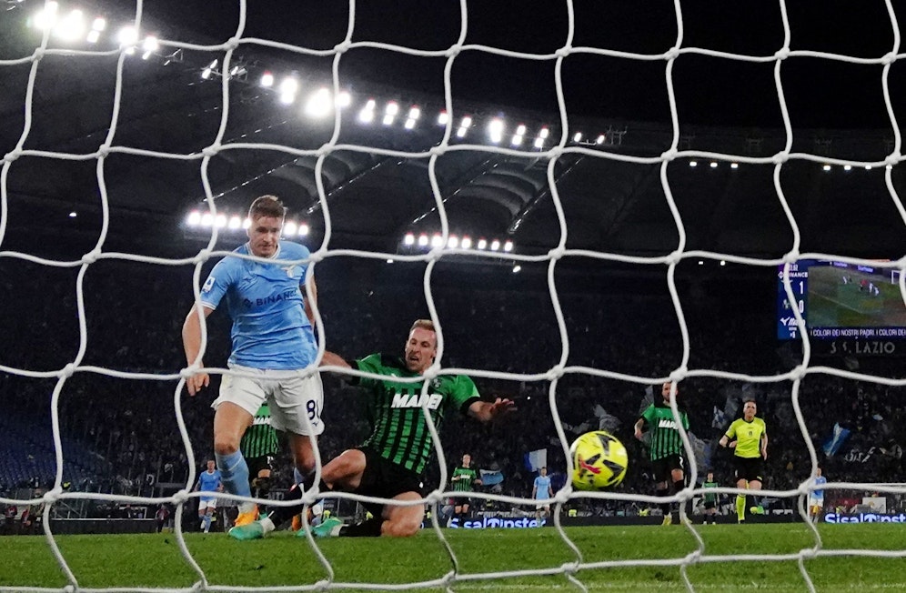 Lazio Rom hat die Pflicht gegen Sassuolo erfüllt, hält die italienische Meisterschaft noch offen. 