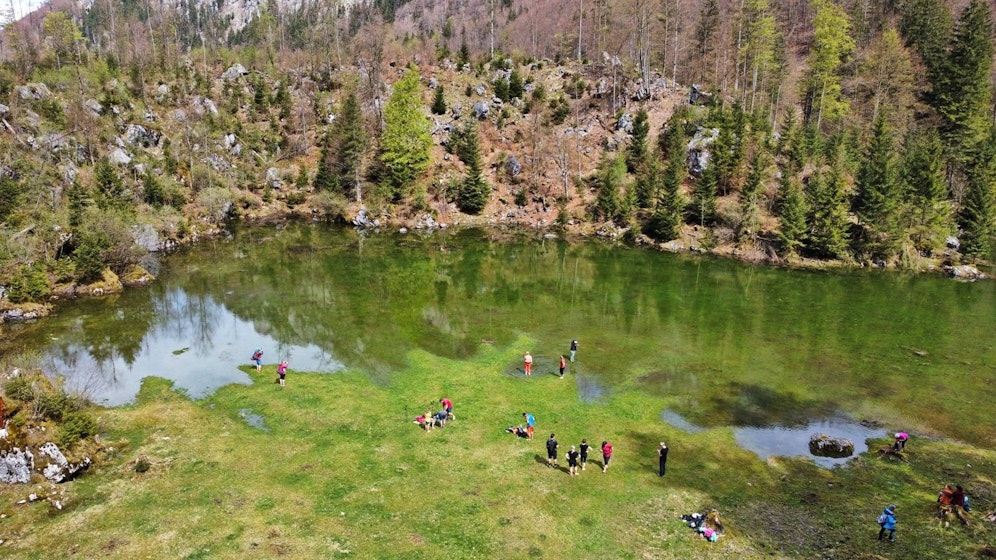 Der Wiesensee füllt sich im Frühling immer wieder. Wenige Tage später verschwindet das Gewässer wieder.