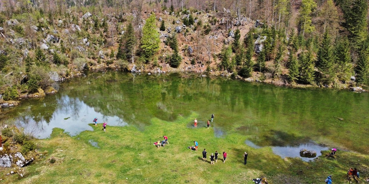 Dieser 3 Meter tiefe See hat unglaubliches Geheimnis | Heute.at