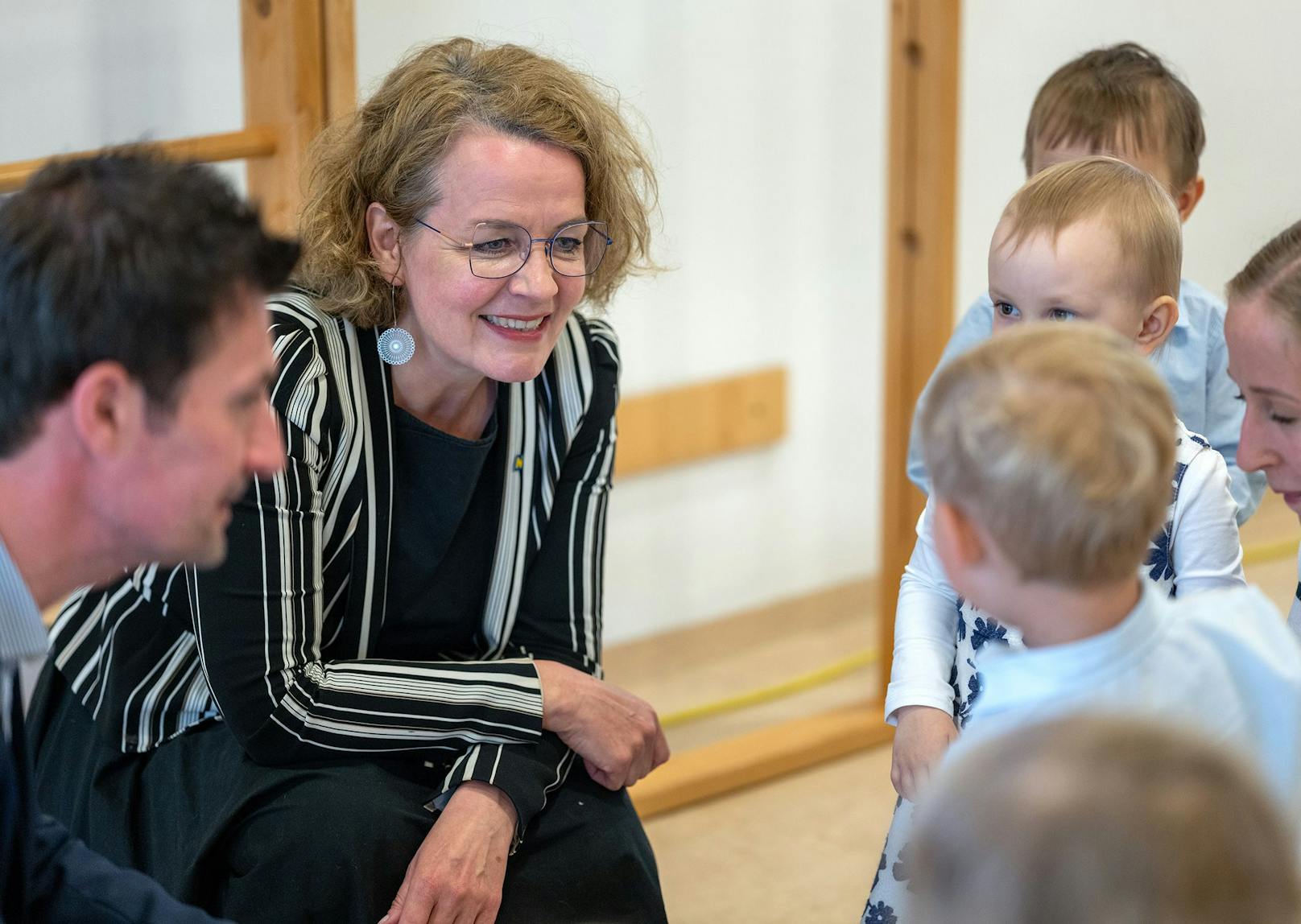 Pilotkindergärten starten in NÖ: Lobner, Teschl-Hofmeister mit Kindern