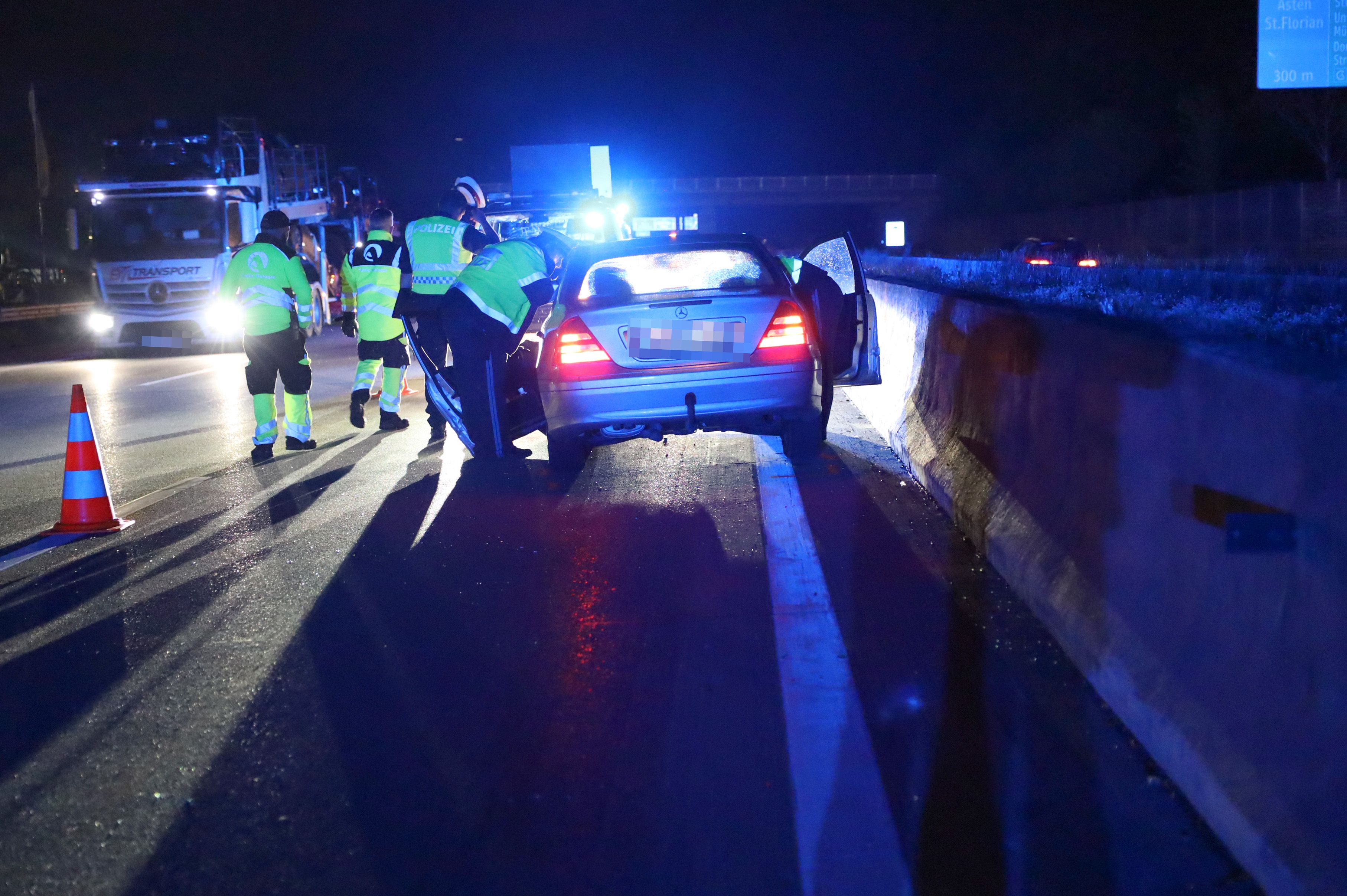 Geisterfahrer Baut Auf Der A1 Heftigen Unfall – Oberösterreich | Heute.at