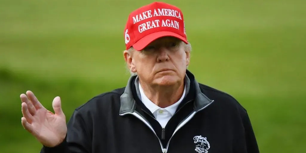 Ist im Verlauf der Jahrzehnte von zahlreichen Frauen des sexuellen Fehlverhaltens bis hin zur Vergewaltigung beschuldigt worden: Der frühere US-Präsident Donald Trump.