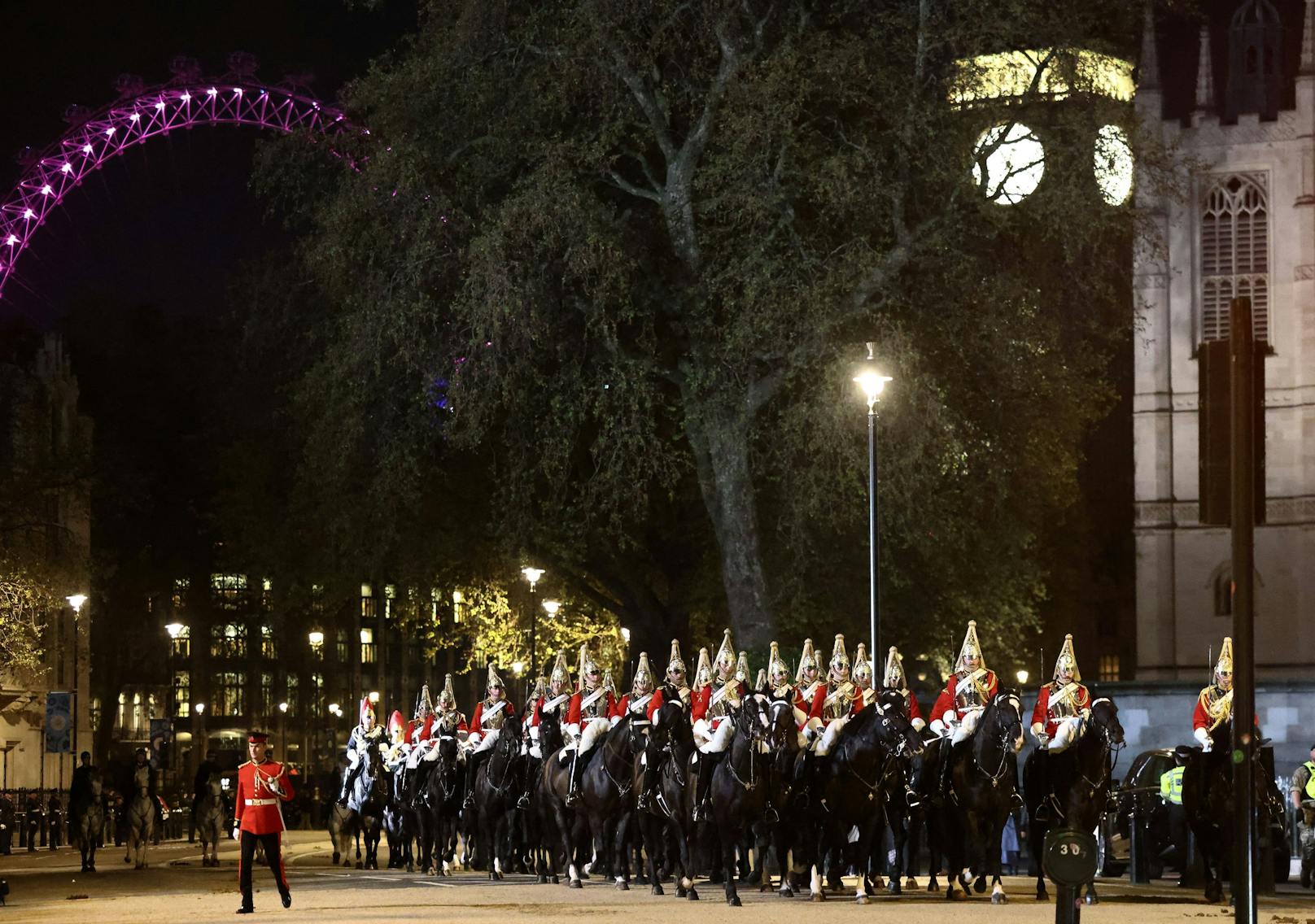 Mitglieder des Militärs nahmen ebenfalls bereits an einer Generalprobe der Krönungszeremonie des britischen Königs Charles und Camilla, Queen Consort in London teil.