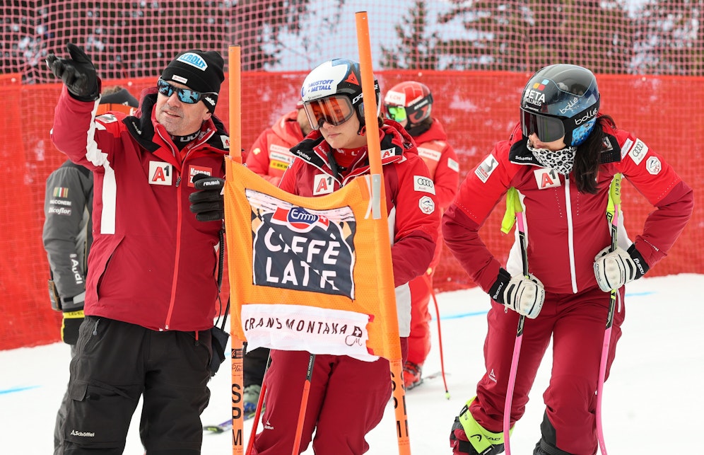 Alexander Hödlmoser (l.) mit Ramona Siebenhofer und Stephanie Venier