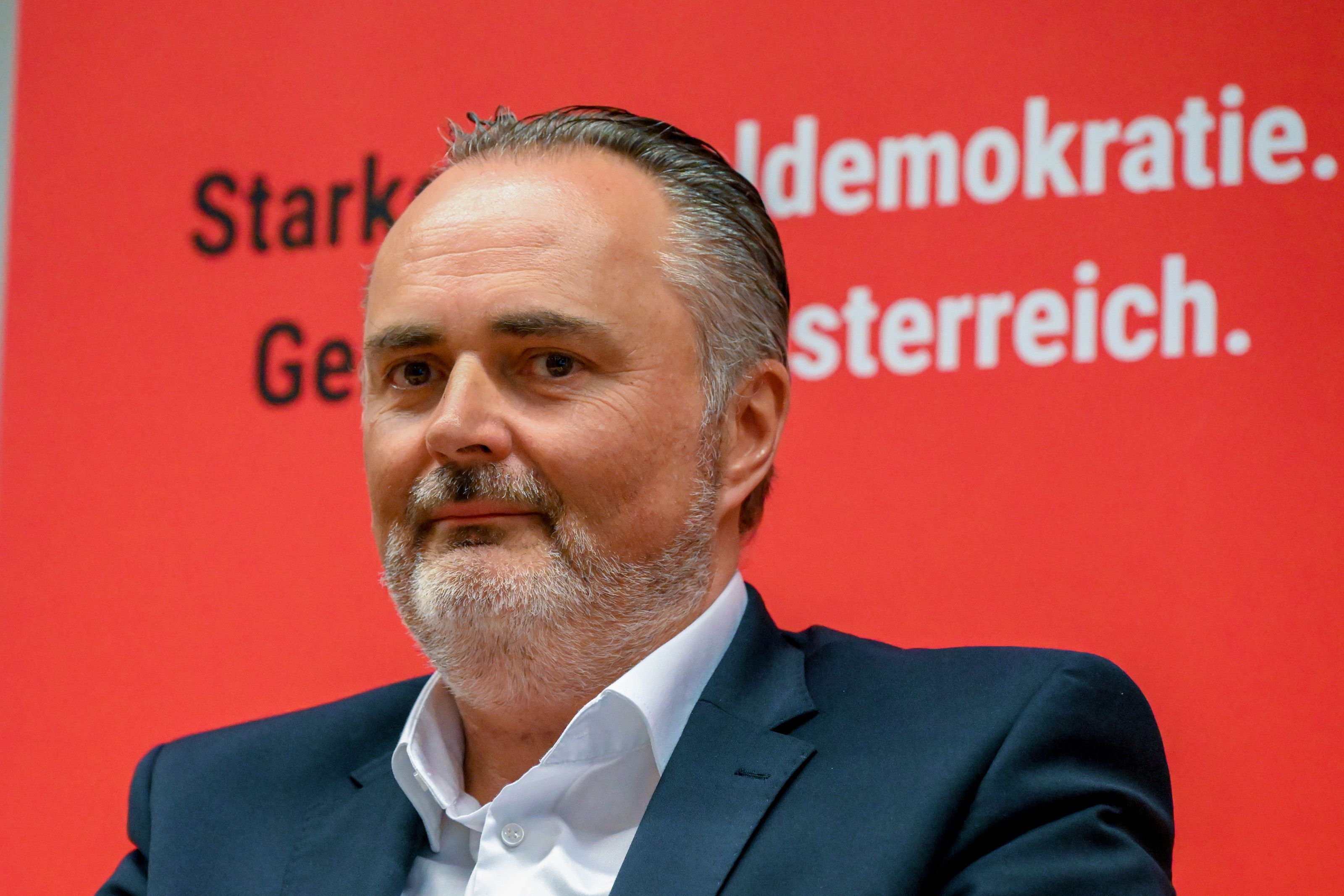 Eine Woche vor dem Ende der SPÖ-Mitgliederbefragung lässt Hans Peter Doskozil mit einer knallharten Ansage an ÖVP und FPÖ aufhorchen. 