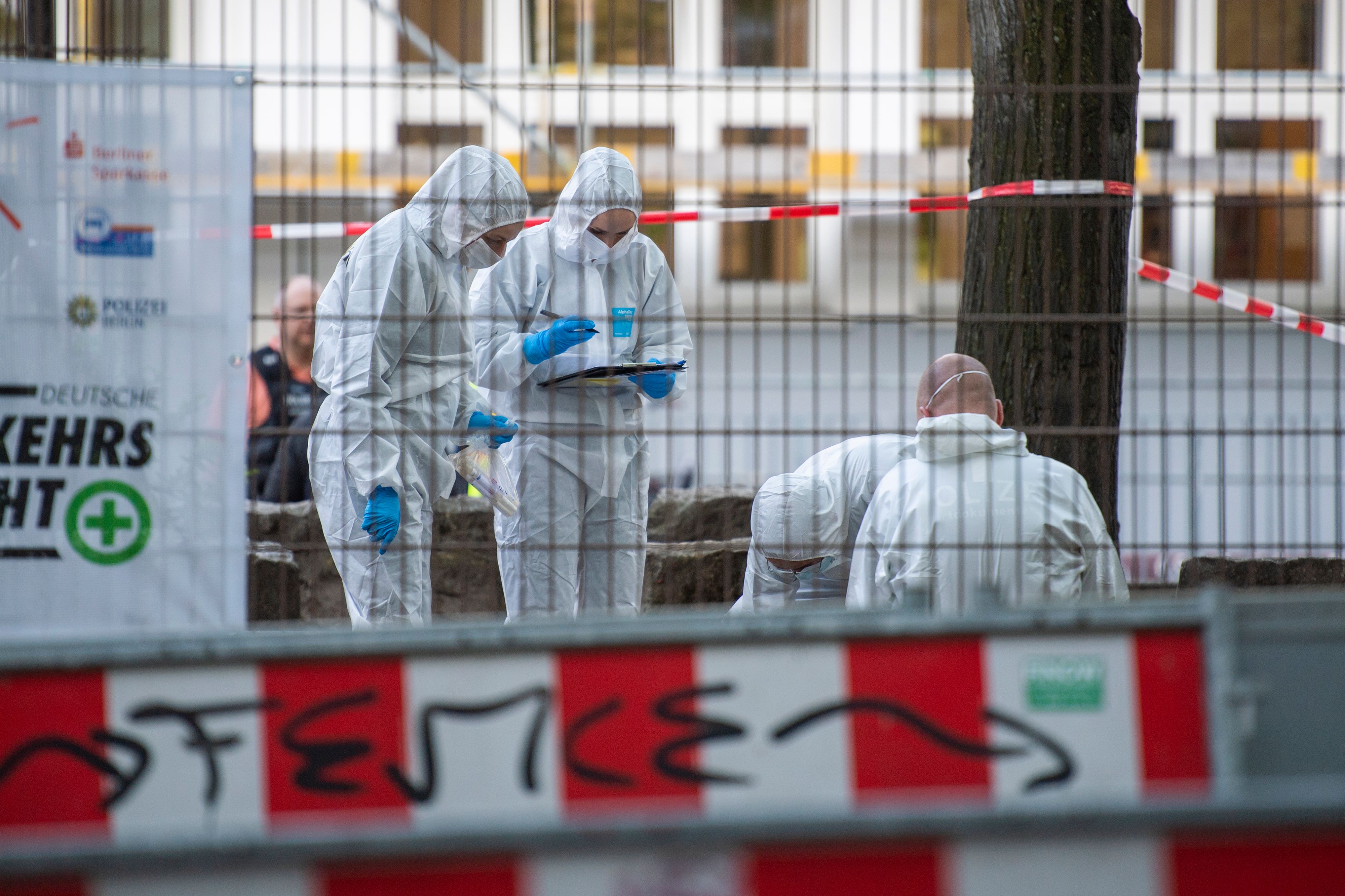 30 Kinder Mussten Messer-Angriff In Berlin Mitansehen | Heute.at