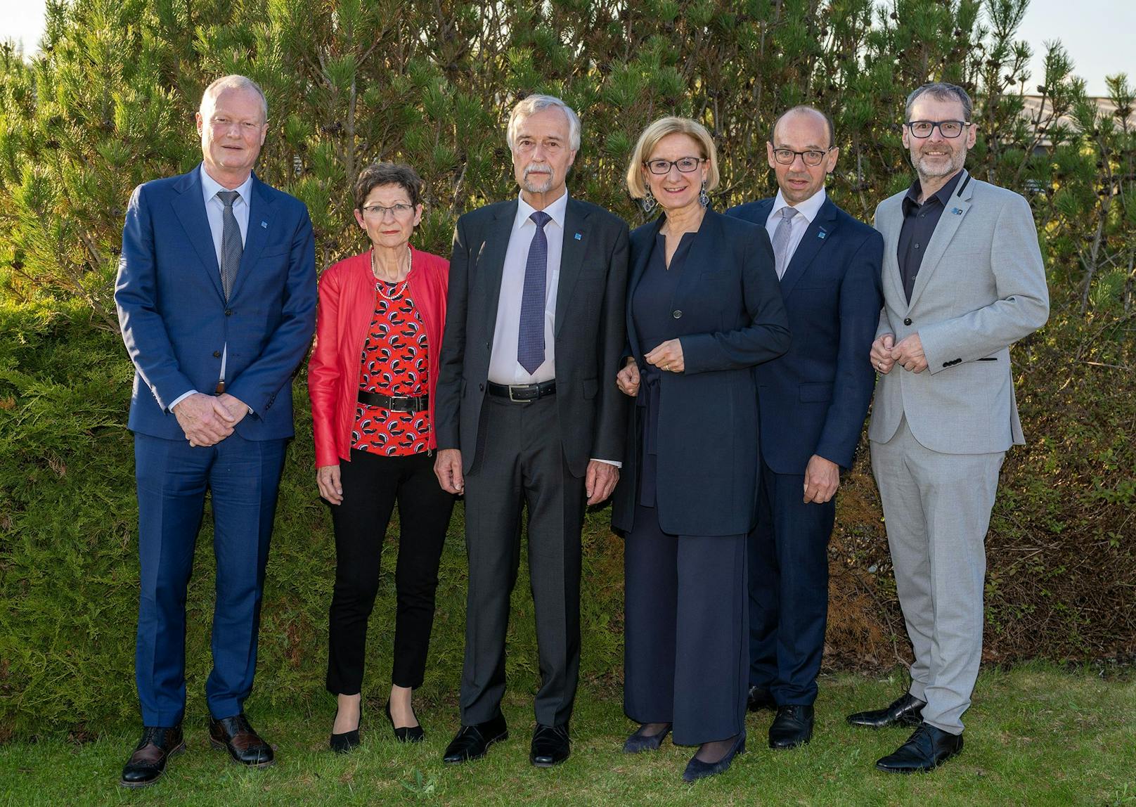 Weissingers Nachfolger als Ärztlicher Direktor Christian Helmreich, Renate und Manfred Weissinger, Landeshauptfrau Johanna Mikl-Leitner, Kaufmännischer Direktor Franz Huber und Pflegedirektor Andreas Lausch.