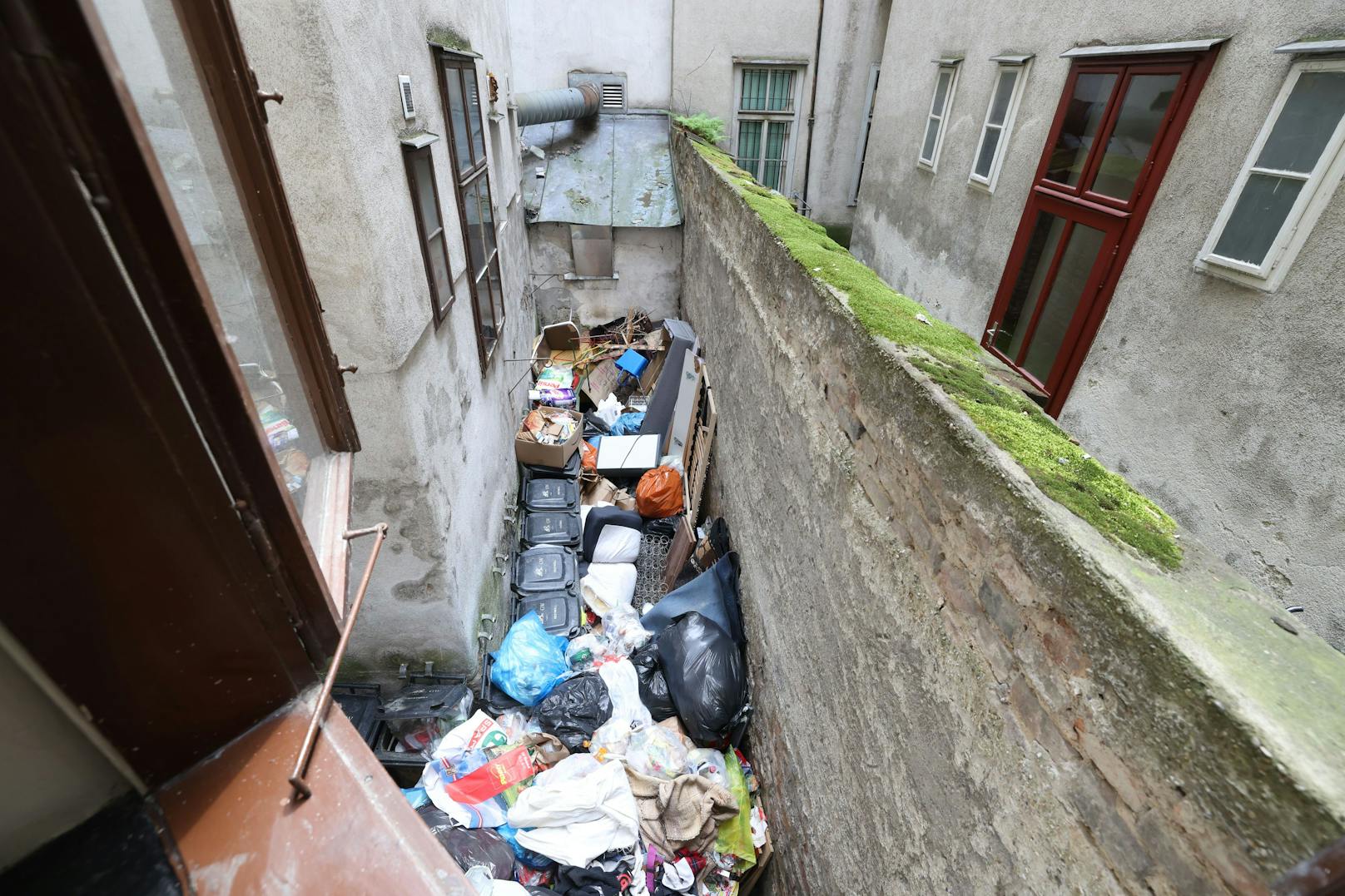 "Stinkt unerträglich" – Mieter lebten auf Müllhalde