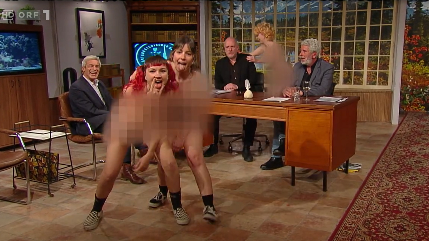 Heute.at - Nackt im ORF: Flitzer stürmen Willkommen Österreich
