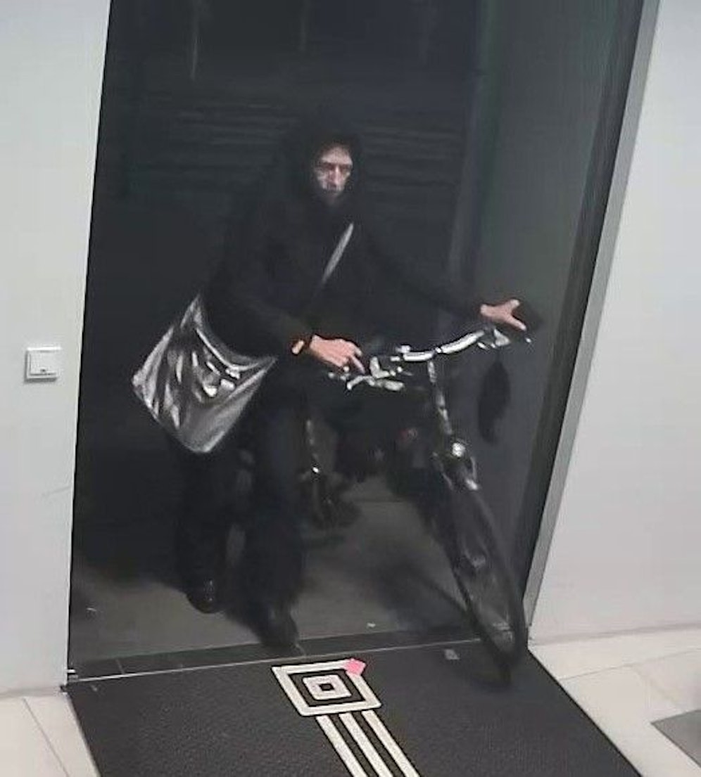 Der Mann war mit einem auffälligen Rad unterwegs.