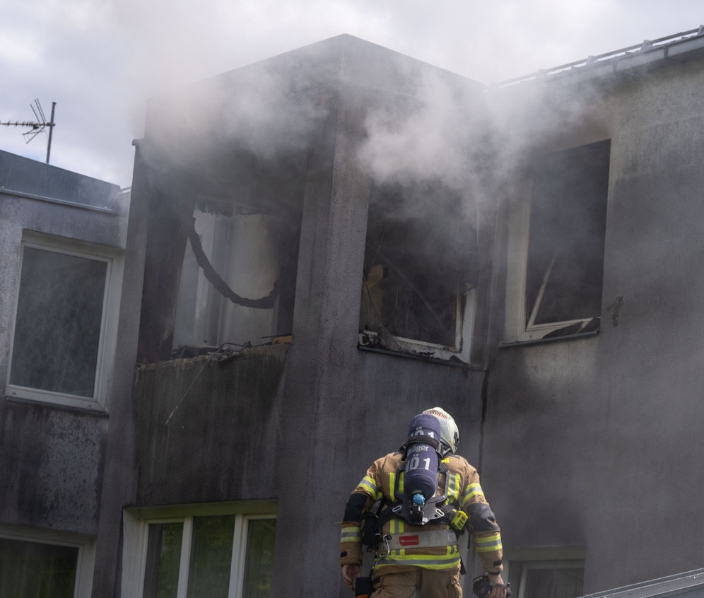 Eine Tiroler Mama erlitt Verbrennungen, ihr kleines Mädchen wird im Spital intensiv behandelt.