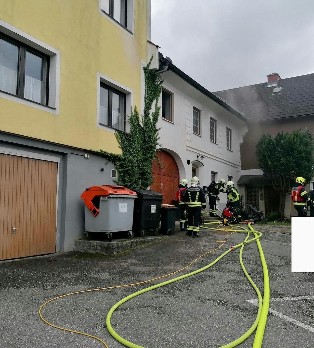 Heute.at - Mutter flüchtete mit Kleinkind aus brennender Wohnung