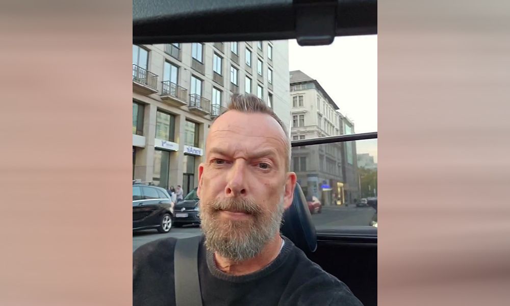 Robert Kratky teilt sein Leben gern auf Instagram.